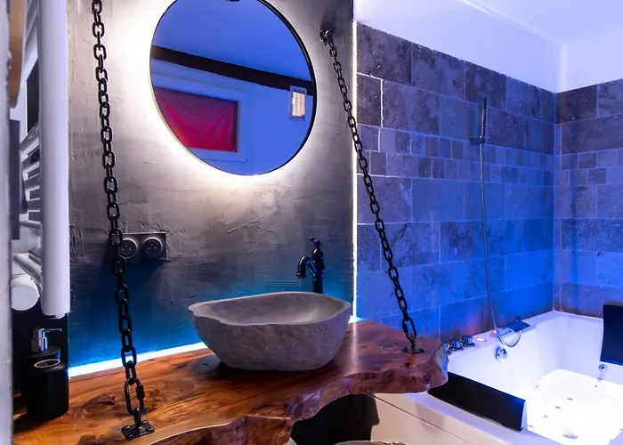 Elegant Avec Balneo A 100m Du Capitole 툴루즈